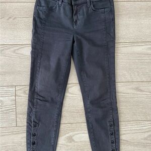 J Brand women’s cropped black jeans. Size: 25